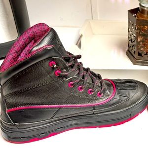 Nike acg woodside boots size 6y (womens 7.5)